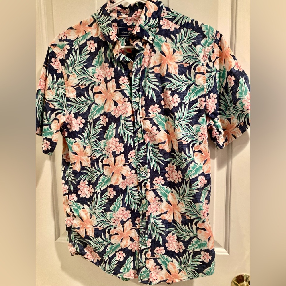 Vineyard Vines Men’s Hawaiian Print Floral Whale Shirt Button Down Size Small
